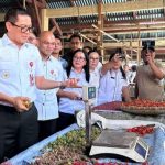Pemkab Minut Melaksanakan Operasi Pasar Murah di Pasar Sukur