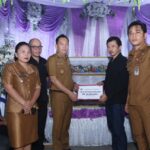 Walikota Senduk Berikan Santunan Duka Meninggalnya Almarhumah Shinta Manopo