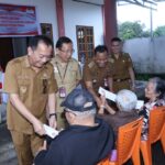 451 Lansia Kota Tomohon Terima Bantuan Insentif