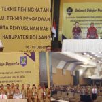 Kasat Reskrim Mewakili Kapolres Bolmong Sosialisasi Dana Desa Di Hadapan Kepala Desa Se Bolmong