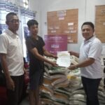 Pemdes Molompar Kembali Salurkan Bantuan Beras kepada 82 KPM