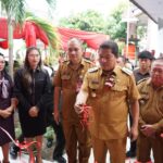 Penjabat Bupati Jemmy Kumendong Resmikan Gedung SD Negeri Pineleng