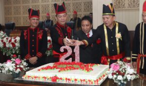 Fransiskus Manumpil Hadiri Rapat Paripurna DPRD dalam Rangka HUT Kota Tomohon ke -21 Tahun