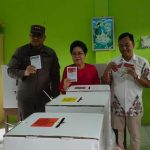 Tamuntuan Salurkan Hak Politiknya di TPS 3 Kelurahan Tona 2