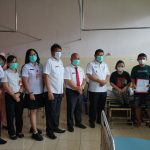 Bupati Kumendong Serahkan 3 Dokumen Kependudukan di RSUD Sam Ratulangi Tondano