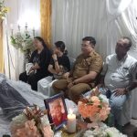Wartawan Senior Meninggal, Wabup Minut Kevin William Lotulung Melayat ke Rumah Duka