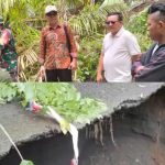 Responsif !! Akses Jalan Menuju Batu Putih Putus, Maurits Ikut Turun ke Lokasi