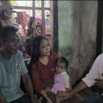 Pj Bupati Bolmong dr.Jusnan Mokoginta Kunjungi Dua Bocah Yang Viral Dan Langsung Memeriksa Kondisi Kesehatan Mereka