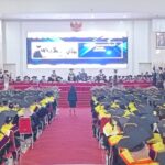 Rektor Unsat Kukuhkan 743 Wisudawan