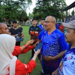 Usai Laga Persahabatan, Bupati Boalemo Apresiasi Wali Kota Asripan Nani dan Tim Kesebelasan Pemkot Kotamobagu