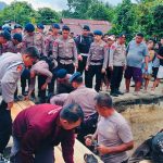 Polres Kotamobagu dan Brimob Bangun Jembatan Darurat Desa Muntoi, Sementara Bisa Dilalui Sepeda Motor