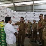 Pj Wali Kota Abdullah Mokoginta Pantau Ketersediaan Pangan di Gudang Bulog Sub Divre Bolmong