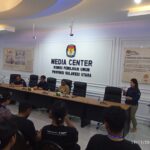 Resmikan Media Center Dan Ruangan Podcast, Kenly Poluan : Logistik Pilkada Siap Disalurkan