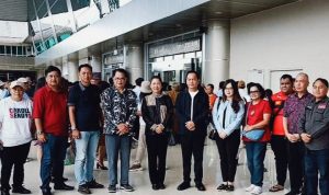 Suasana Haru di Bandara Sam Ratulangi, Sambut Kedatangan Caroll – Sendy