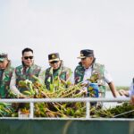 Dampingi YSK, Ketua Komisi I Braien Waworuntu Tinjau Eceng Gondok