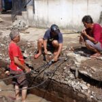 Gerak Cepat, PDAM Mitra Cepat Tangap Mengatasi Pipa Yang Bocor Di Plaza Ratahan 