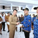 Serahkan SK kepada 138 CPNS, Thungari: Sangihe jangan jadi “Batu Loncatan”