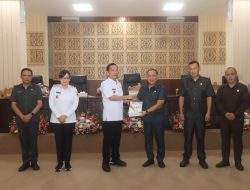Wali Kota dan Wakil Wali Kota Tomohon Hadiri Rapat Paripurna DPRD untuk Bahas Perubahan APBD 2025