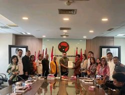 Pimpinan Dan Anggota DPRD Sulut Datangi Fraksi PDIP DPR-RI Serahkan Aspirasi Mahasiswa Dan Masyarakat