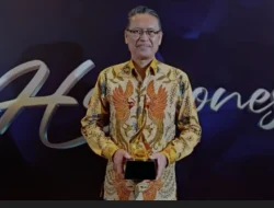 Diterima Robby Parengkuan Pemkab Minut Terima Penghargaan Peduli Layanan Publik dan Keterbukaan Informasi