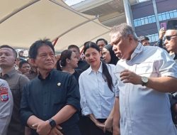 Ribuan Massa Datangi DPRD Sulut, Andi Silangen : Kami Tunda Reses Demi Terima Aspirasi