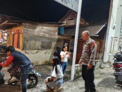 Personel Polsek Sonder, Beri Himbauan kepada Sejumlah Remaja Yang Berkumpul Hingga Larut Malam