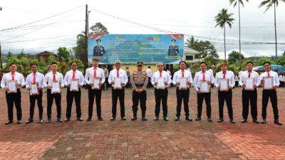 12 Personel Sat Reskrim Terima Apresiasi dan Penghargaan dari Kapolres Tomohon 