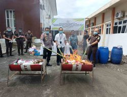 Kejari Sangihe Musnahkan Ratusan Barang Bukti Tindak Pidana