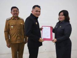 Bupati Ronald Kandoli Tunjuk Jeine Alouw,S.IP Jabat Plt Kepala Kecamatan Pasan 