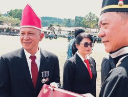 Di HUT Ke-23 Tomohon, Royke Tangkawarouw Terima Tanda Kehormatan Satyalancana Karya Satya