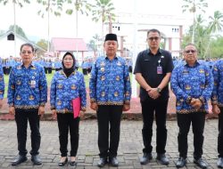 Masuk Purna Bhakti Wakili Bupati Ronald Kandoli, Wabup Fredy Tuda Serahkan 2 SK ke ASN 