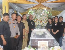Wali Kota Tomohon Melayat di Rumah Duka Ayah Mertua KORDA BIN