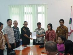 Inspektorat Minut Serahkan LHA kepada Kumtua dan BPD