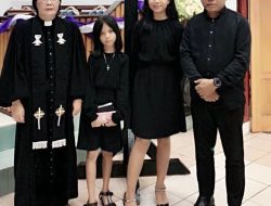 Keluarga Pdt Kalalo Marthin Mengucapkan Selamat Memperingati Jumat Agung