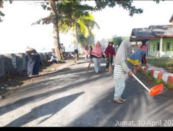 Jumat Bersih Menjadi Agenda Rutin di Desa Molompar Timur