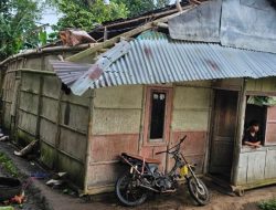 Angin Puting Beliung Menghantam sekitar 15 Rumah Warga