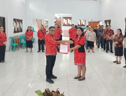 Bupati Ronald Kandoli Tunjuk Frieda Alouw,SE.MM Jabat Plt Lurah Wawali