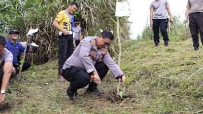 Pringati HUT Bhayangkara Ke- 80, Polres Tomohon Gelar Penanaman Bibit Pohon