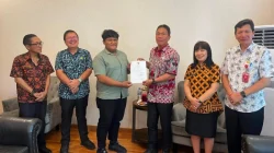 Bupati Franky Wongkar Temui Calon Penerima Beasiswa Kedokteran UNIMA