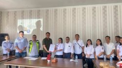 Direktur RSUD Mitra Sehat dr. Linda Tolu Menyerahkan Lahan Renovasi RS Berkualitas Ke PPK Kemekes RI