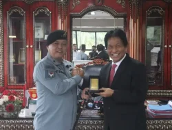 Ketua DPRD Sulut Fransiscus Silangen Terima Kuker Kazona Tengah Bakamla RI