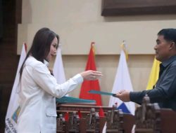 Pemandangan Umum F-PD, Angelia Wenas : Pembahasan Ranperda Penanggulangan KLB dan Wabah Penyakit Menular Harus Libatkan Kabupaten/Kota