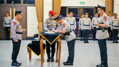 Kapolri Pimpin Pelantikan dan Sertijab Enam Kapolda Jajaran
