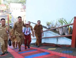 Bupati Ronald Kandoli Pimpin Gerakan Ayah Mengantar Anak Ke Sekolah