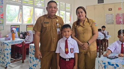 Dukung Program GAMAS, M.Irwan Abdjulu,SE Mengantar Anak Tercinta Devandra Elraka Abdjulu Masuk Sekolah