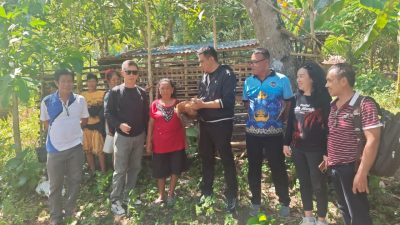 Pemkab Minut Salurkan Bantuan 100 Ekor Bibit Ayam di Desa Gangga I