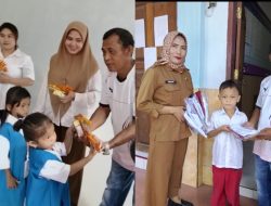 Rayakan HUT ke-51, Suleman Timbowo Bagikan Seragam Sekolah