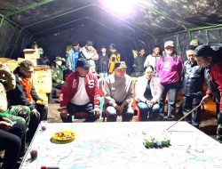 Bupati Ronald Kandoli Tinjau Langsung Posko Karhutlah Di Kaki Gunung Soputan 