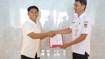 Wakili Bupati Ronald Kandoli, 𝗞𝗲𝗽𝗮𝗹𝗮 𝗕𝗞𝗣𝗦𝗗𝗠 𝗦𝗲𝗿𝗮𝗵𝗸𝗮𝗻 𝗦𝘂𝗿𝗮𝘁 𝗣𝗲𝗿𝗶𝗻𝘁𝗮𝗵 𝗣𝗲𝗹𝗮𝗸𝘀𝗮𝗻𝗮 𝗧𝘂𝗴𝗮𝘀 𝗟𝘂𝗿𝗮𝗵 𝗡𝗮𝘁𝗮𝗮𝗻 𝗸𝗲𝗽𝗮𝗱𝗮 𝗕𝗮𝗿𝗲𝗻 𝗬𝗼𝘀𝘂𝗮 𝗨𝗺𝗯𝗼𝗵