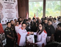 Bupati Joune Ganda Hadiri Pelantikan DPC Srikandi Jaga Desa dan Aslinmas Minut
